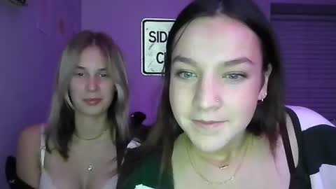 sofiaroseee online show from October 23, 4:51 am