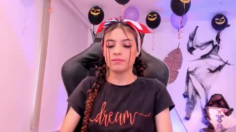 Sofia  Help me reach 5K followers  online show from October 20, 7:39 pm