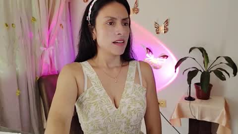 Sofi Bella online show from November 26, 6:42 pm