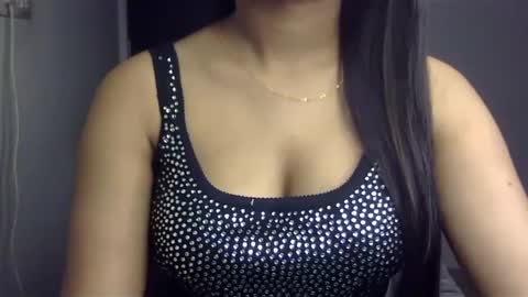 Snapshot of sofie_diva chatting on January 26, 5:44 pm divya online show from January 26, 5:44 pm