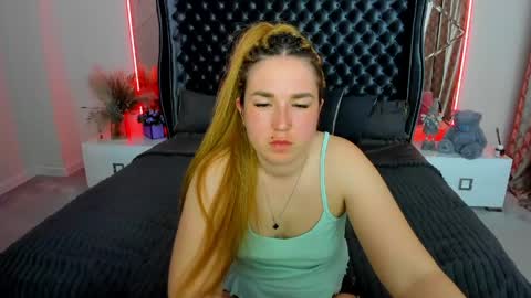 sofii_darling online show from April 16, 9:39 pm