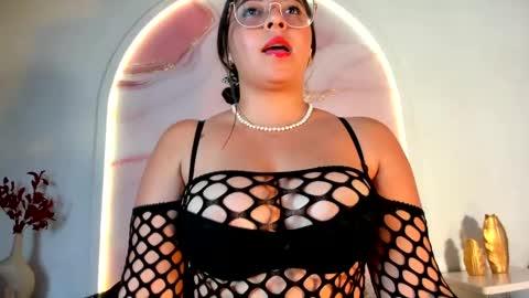 Sofii Lopezz online show from February 19, 11:17 am