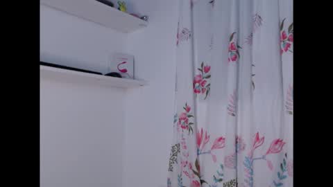 Snapshot of sofiii2005 chatting on October 30, 4:26 am Ana Sofia online show from October 30, 4:26 am