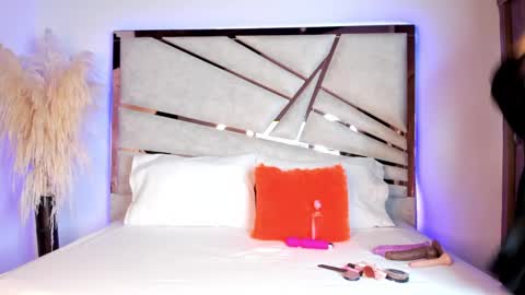 sofijohnsonx online show from December 30, 11:37 am