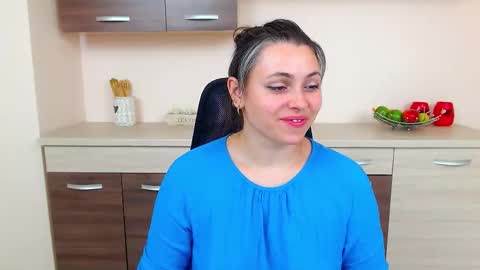 Snapshot of soft_lilly chatting on October 22, 6:07 am Lilly online show from October 22, 6:07 am