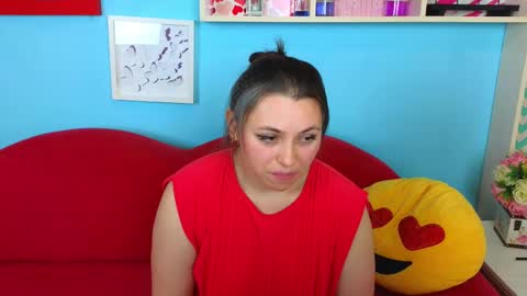 Snapshot of soft_lilly chatting on October 20, 5:43 am Lilly online show from October 20, 5:43 am