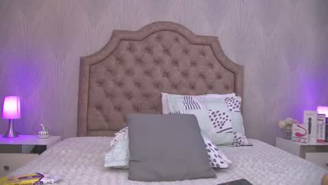 Snapshot of sofynovoa chatting on September 28, 6:42 am   online show from September 28, 6:42 am