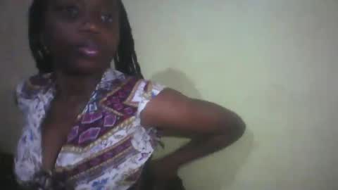 sonnie_is_pretty online show from May 28, 8:29 pm