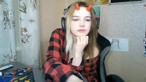 Mila online show from April 18, 7:58 pm