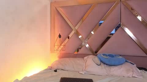 Sophia Grand online show from January 18, 6:59 pm