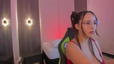 S O P H I A online show from November 24, 8:33 pm