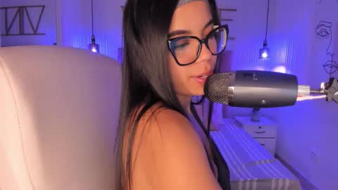 Sophie Hill  online show from November 13, 9:36 pm