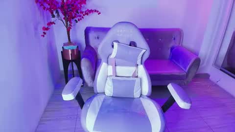 Sophie  online show from February 3, 7:29 pm