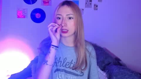 Sophie online show from April 8, 7:43 am