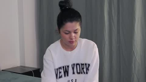 Sophie jeans online show from December 15, 6:57 pm