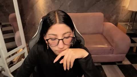 sophie_jones_b online show from February 20, 12:39 pm