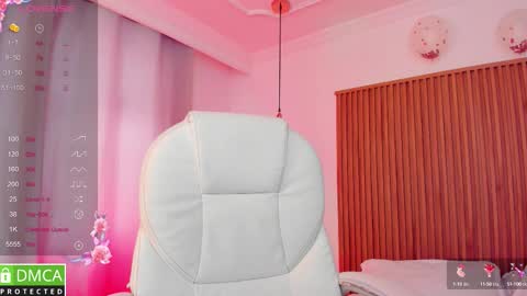 Snapshot of sophiecherry_ chatting on October 16, 8:44 pm   Sophie  IG sophiecherry es   online show from October 16, 8:44 pm