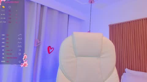 Snapshot of sophiecherry_ chatting on February 19, 5:49 am   Sophie  IG sophiecherry es   online show from February 19, 5:49 am