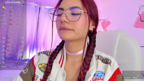 Snapshot of sophiecherry_ chatting on December 5, 9:28 pm   Sophie  IG sophiecherry es   online show from December 5, 9:28 pm