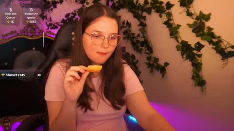 sophieedreams online show from October 22, 2:44 pm