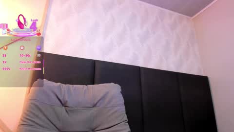 sophieharris__ online show from September 24, 7:57 pm