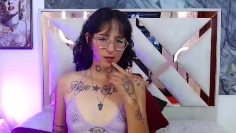 sophieesmithcs online show from April 29, 4:48 am