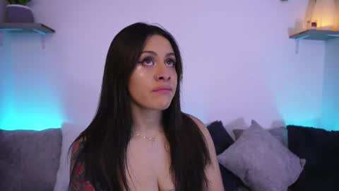 Sophiie online show from November 8, 9:31 pm