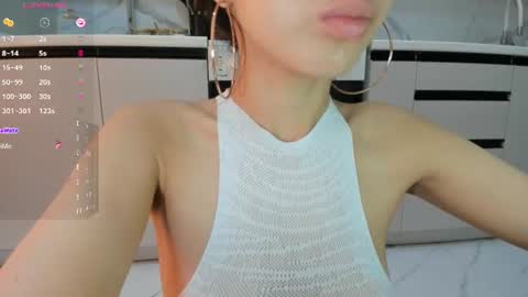 Mia online show from August 3, 8:07 am