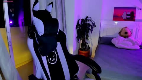 Lili online show from March 5, 11:38 pm