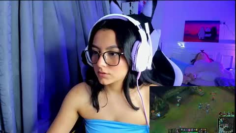 Lili online show from December 28, 11:37 pm