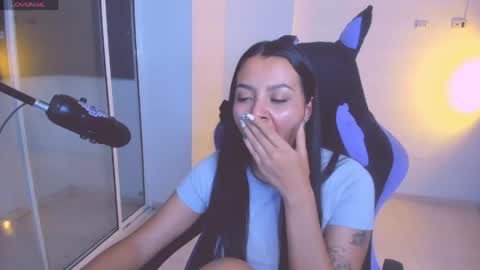 Lili online show from April 21, 1:42 am