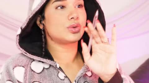 You want to talk to me more personal follow me in My Channel VIP  50 the discount       online show from March 7, 5:51 am