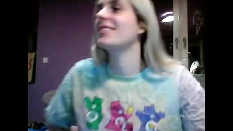 Snapshot of spacegirl42o chatting on January 14, 5:01 pm Spacegirl online show from January 14, 5:01 pm