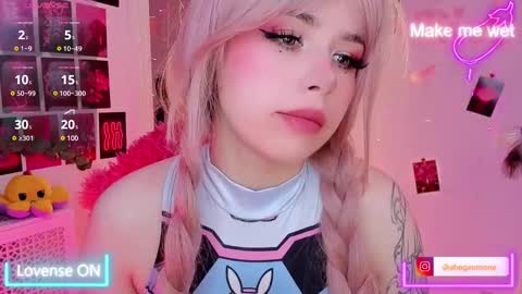  SparkleMona  online show from March 4, 2:38 am