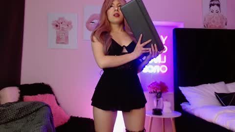 scarlett online show from November 30, 1:37 pm