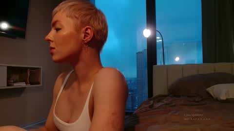 Elizabeth online show from March 5, 3:08 pm