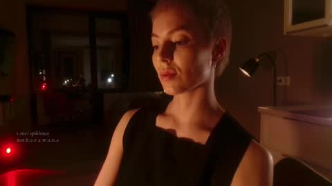 Elizabeth online show from October 22, 4:34 pm