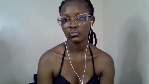 Tashy online show from November 15, 9:27 pm