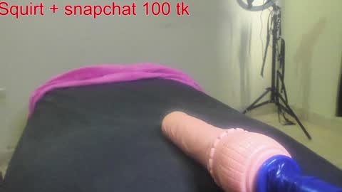 Snapshot of squirtle_girl chatting on January 8, 7:45 pm  Lizzy online show from January 8, 7:45 pm