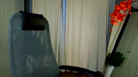 Kate online show from November 22, 1:47 pm