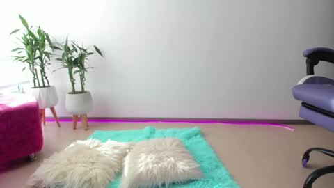 TWstacymalibu110 online show from June 27, 12:22 pm