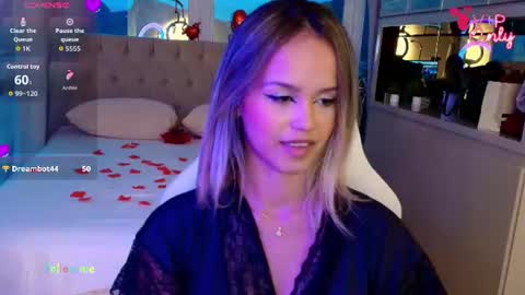 Stacy Tyler online show from June 12, 8:17 pm