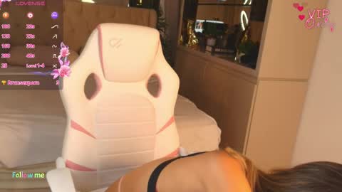 Stacy Tyler online show from May 15, 8:44 pm