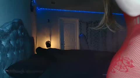 Hannah Lee online show from December 18, 12:59 am