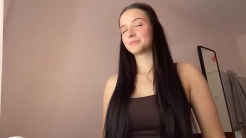 Lola online show from June 13, 10:23 am