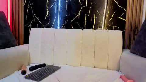 starlight_mature23_aws online show from March 17, 9:08 pm