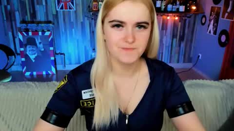 stef_nicks online show from February 15, 9:19 am