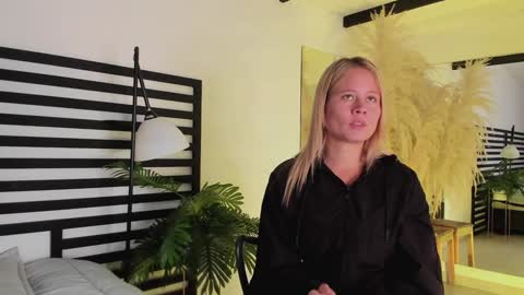 Stefanny   online show from December 21, 12:38 pm