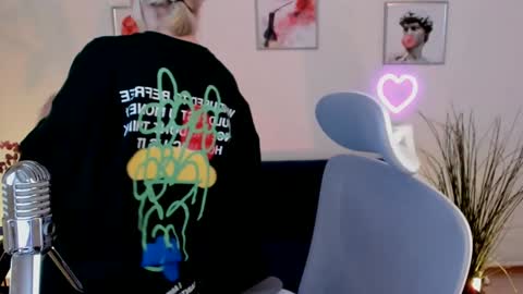 u honny Stephanie online show from December 11, 2:11 pm