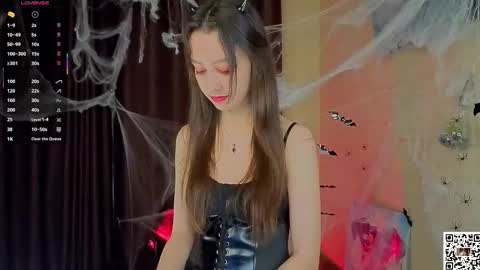 Becky steff online show from October 31, 8:24 pm